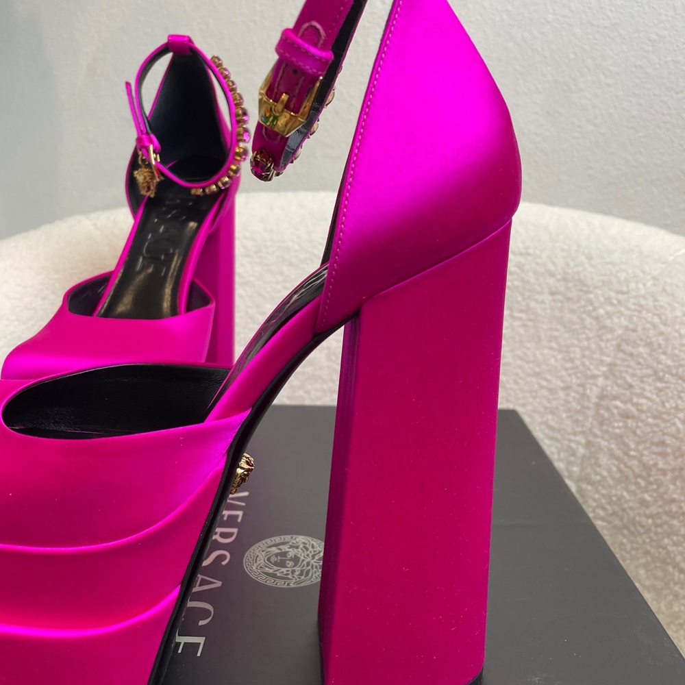 Sold-Versace Medusa Aevitas 125mm satin pumps - Picture 5 of 6